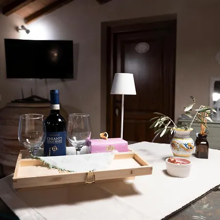 La Dolce Agogia, Country & Hot Tub