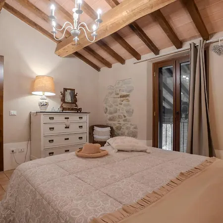 La Dolce Agogia, Country & Hot Tub *