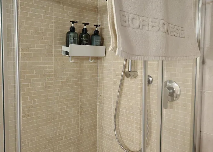 La Dolce Agogia Nyaraló